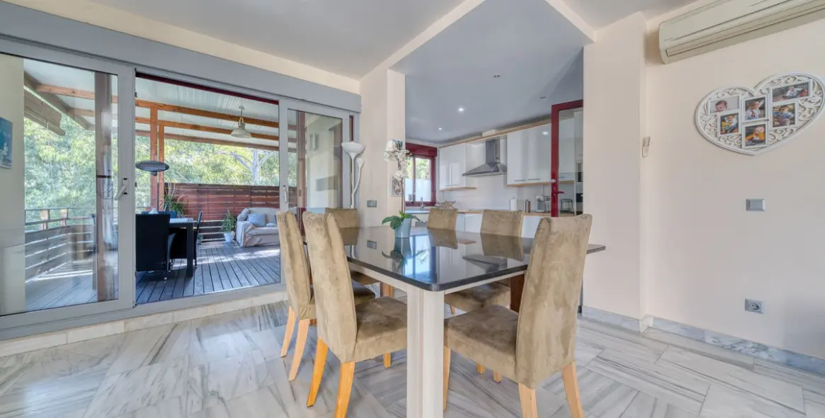 Продажа  отдельно стоящей виллы в Los Flamingos 7