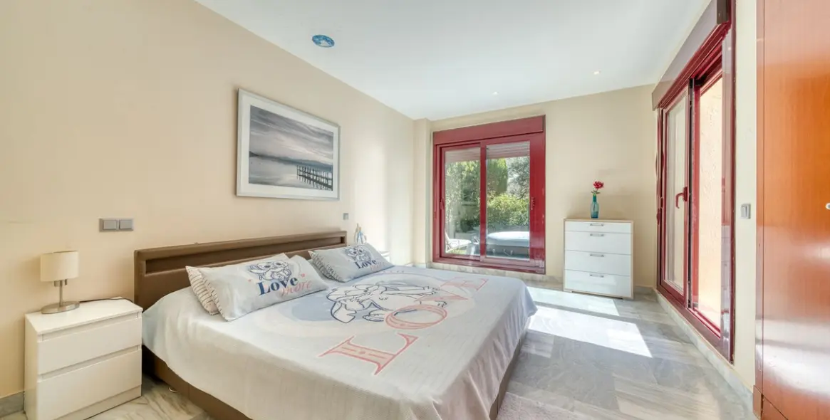 Продажа  отдельно стоящей виллы в Los Flamingos 17