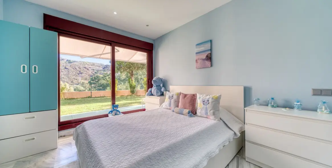 Sale of detached villa in Los Flamingos 24