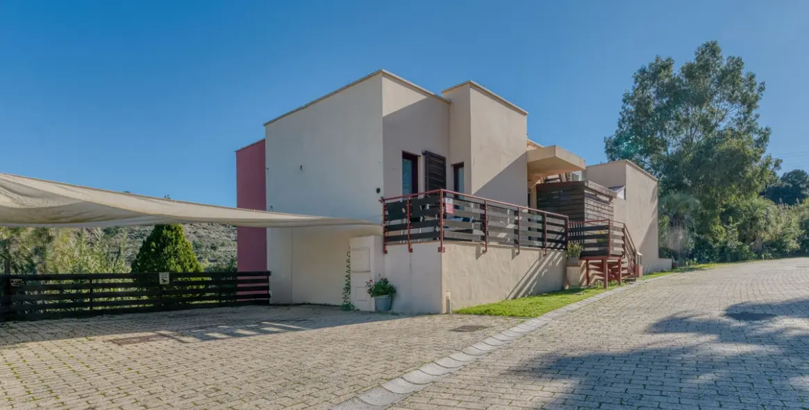 Sale of detached villa in Los Flamingos 26