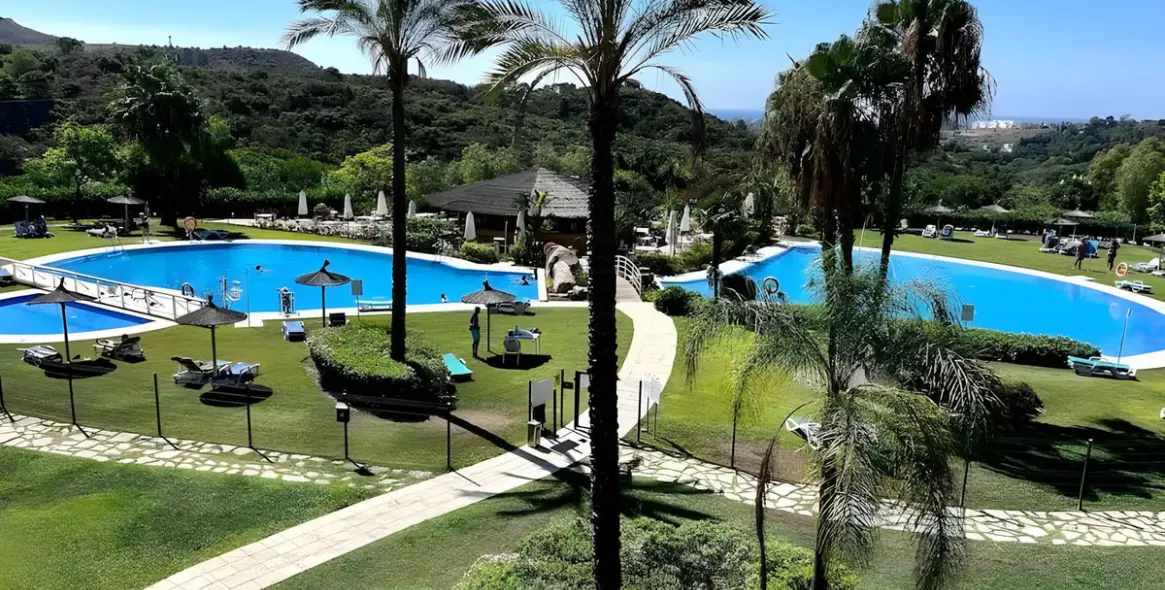 Sale of detached villa in Los Flamingos 35