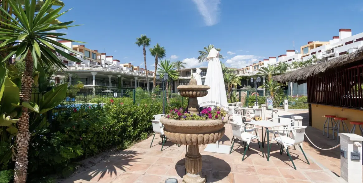 Sale of detached villa in Los Flamingos 39