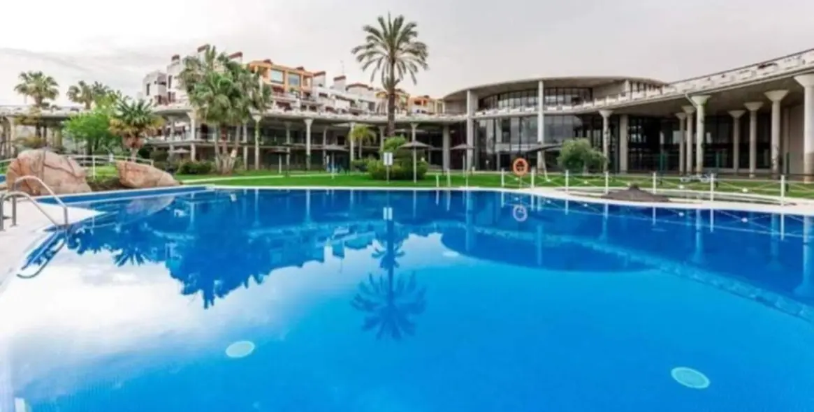 Sale of detached villa in Los Flamingos 41