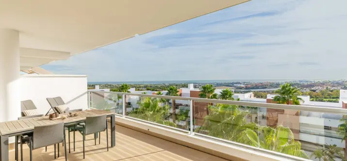 Sale of middle floor apartment in Los Arqueros 4