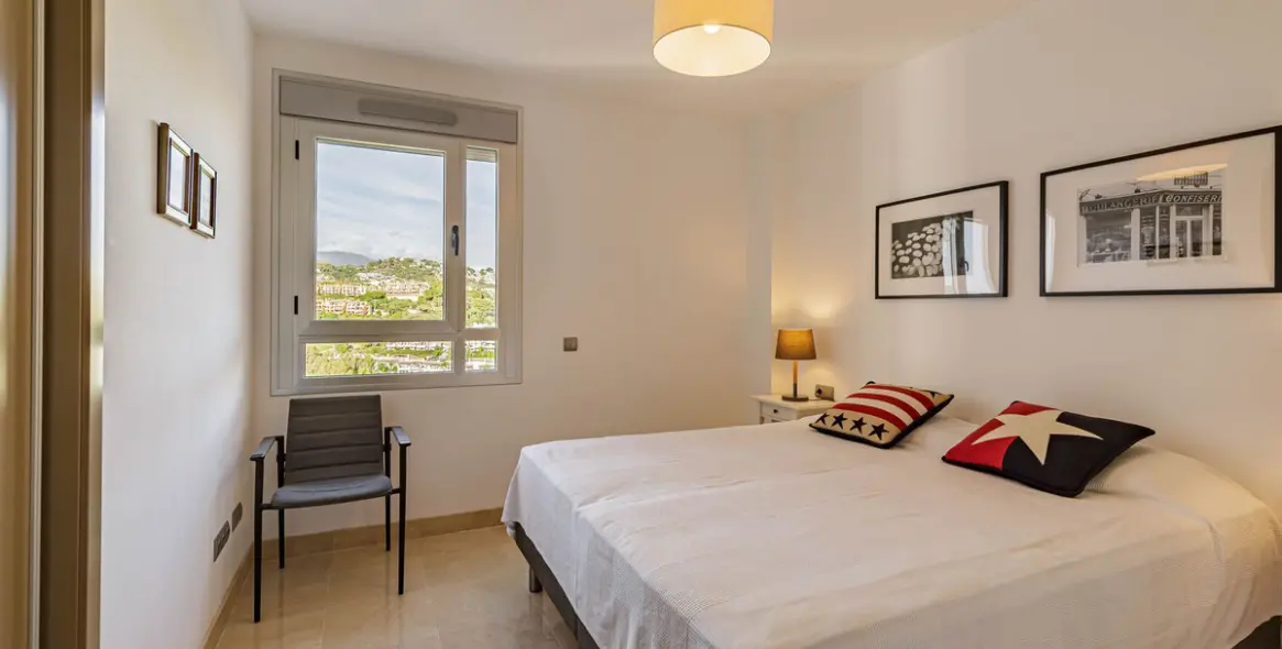 Продажа апартаментов на среднем этаже в Los Arqueros 8