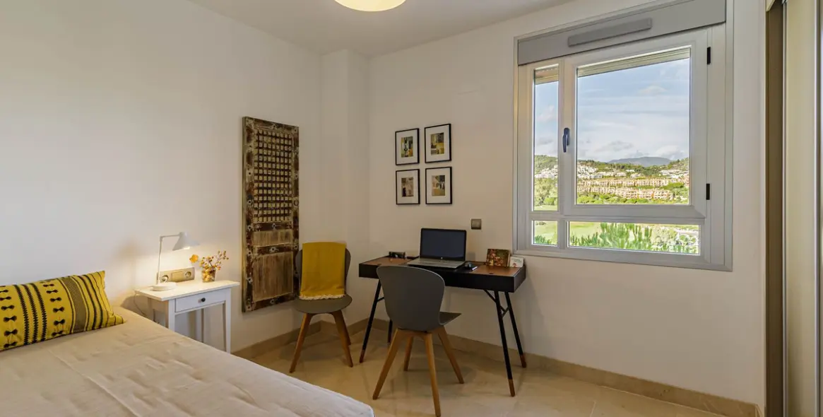 Продажа апартаментов на среднем этаже в Los Arqueros 9