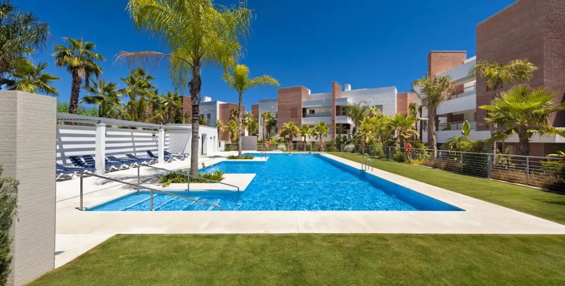 Продажа апартаментов на среднем этаже в Los Arqueros 11