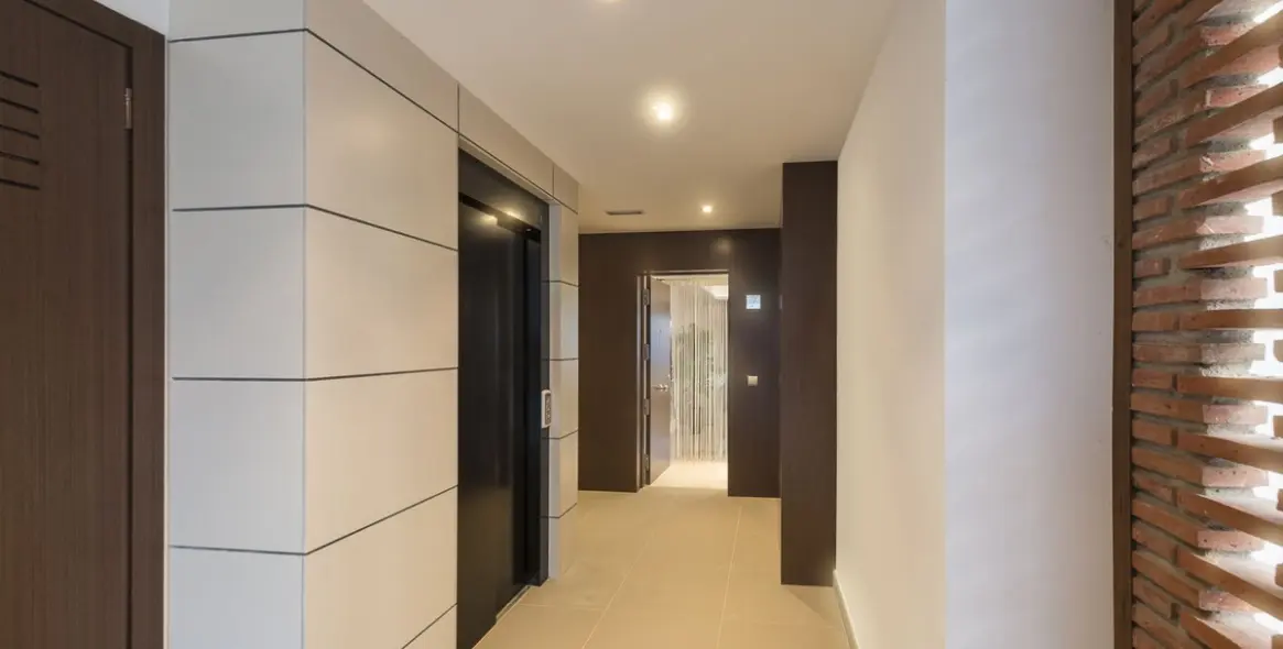 Продажа апартаментов на среднем этаже в Los Arqueros 14