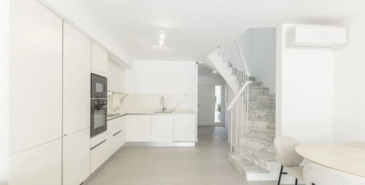 Продажа таунхауса в New Golden Mile 4