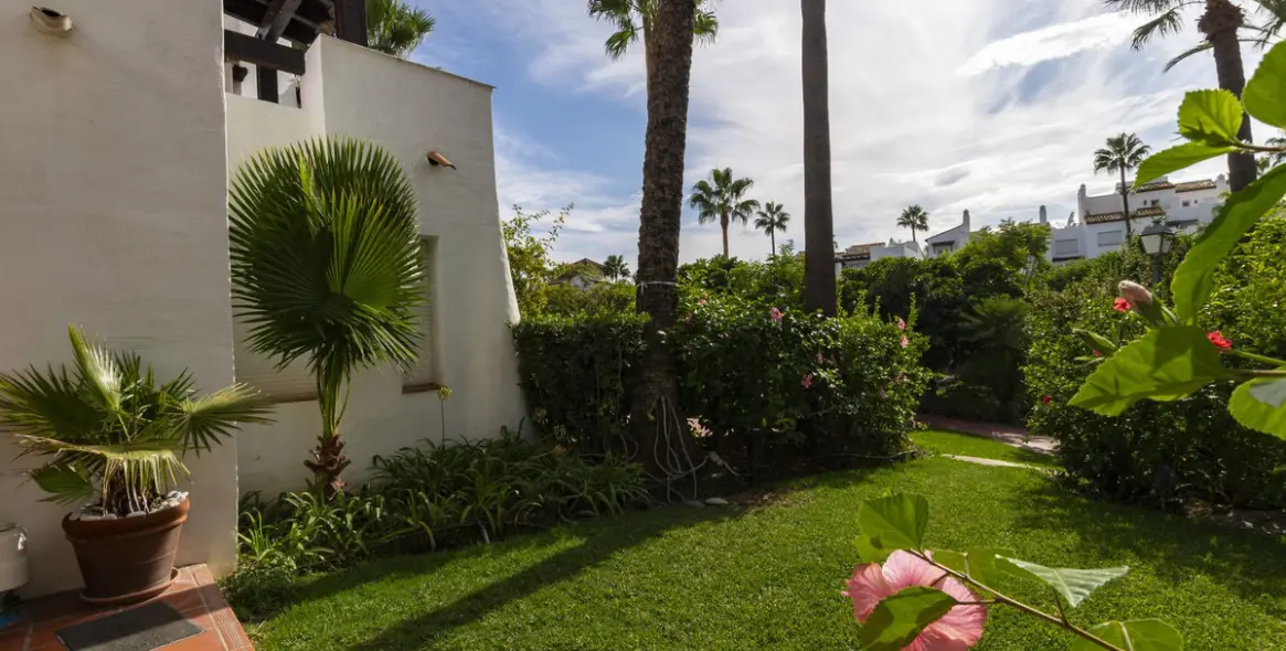 Sale of townhouse in New Golden Mile 30