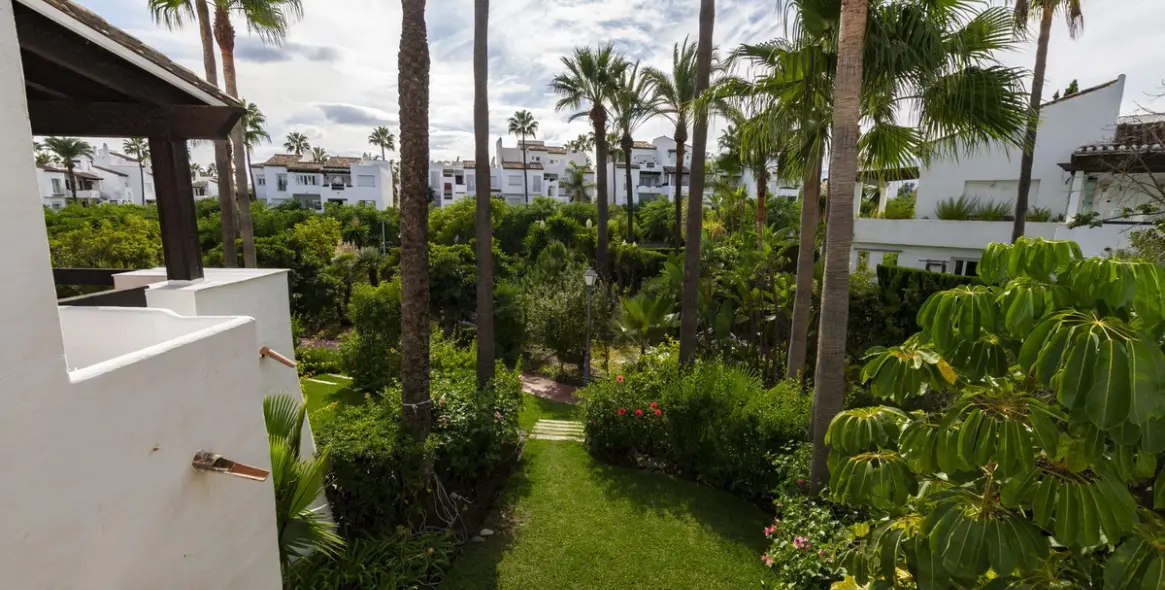 Sale of townhouse in New Golden Mile 31