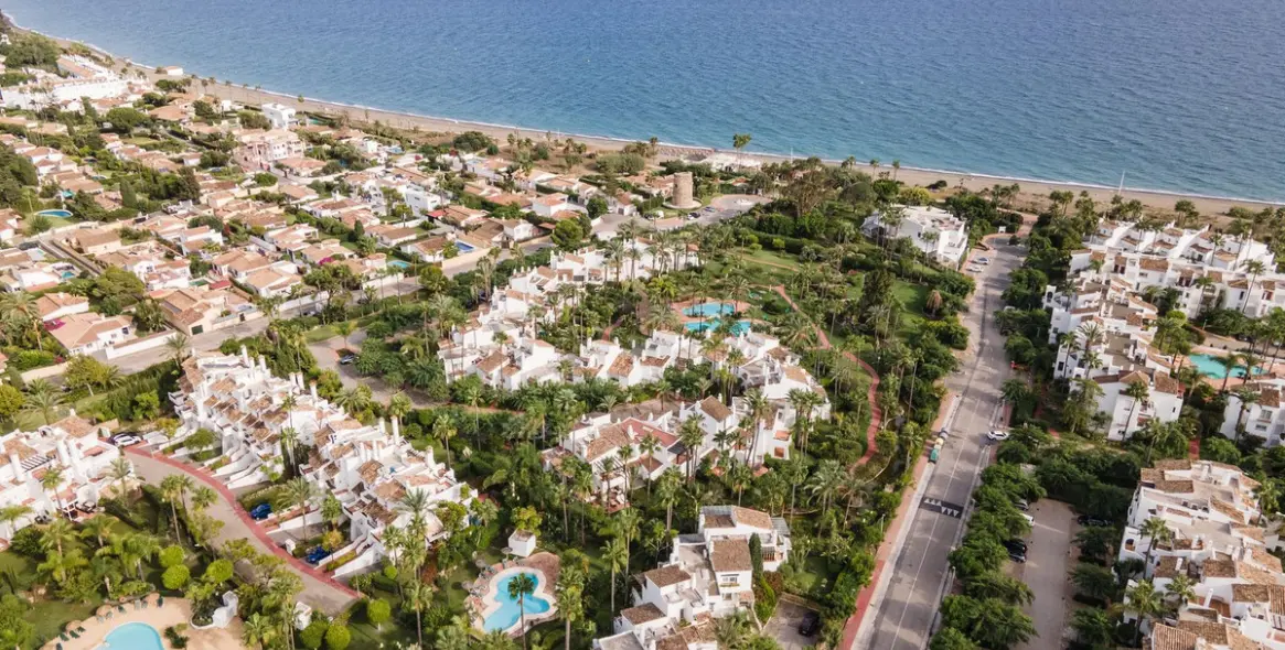 Sale of townhouse in New Golden Mile 32