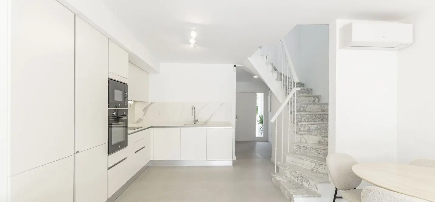 Sale of townhouse in New Golden Mile 3