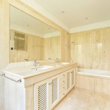 Продажа апартаментов на первом этаже в Estepona