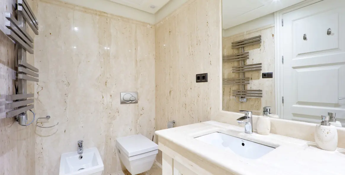 Продажа апартаментов на первом этаже в Estepona 6