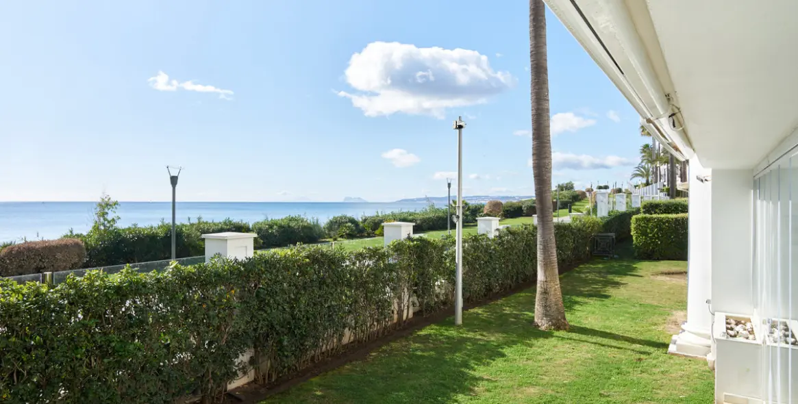 Продажа апартаментов на первом этаже в Estepona 13