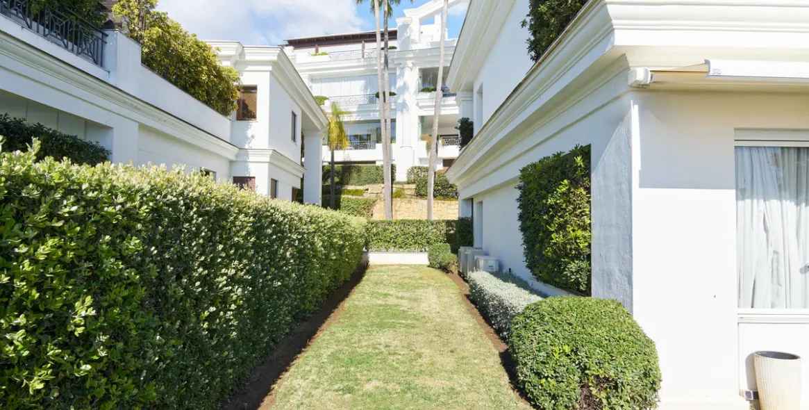 Продажа апартаментов на первом этаже в Estepona 16