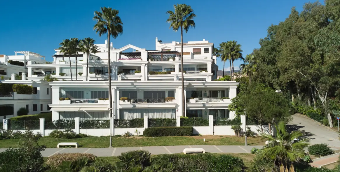 Продажа апартаментов на первом этаже в Estepona 28