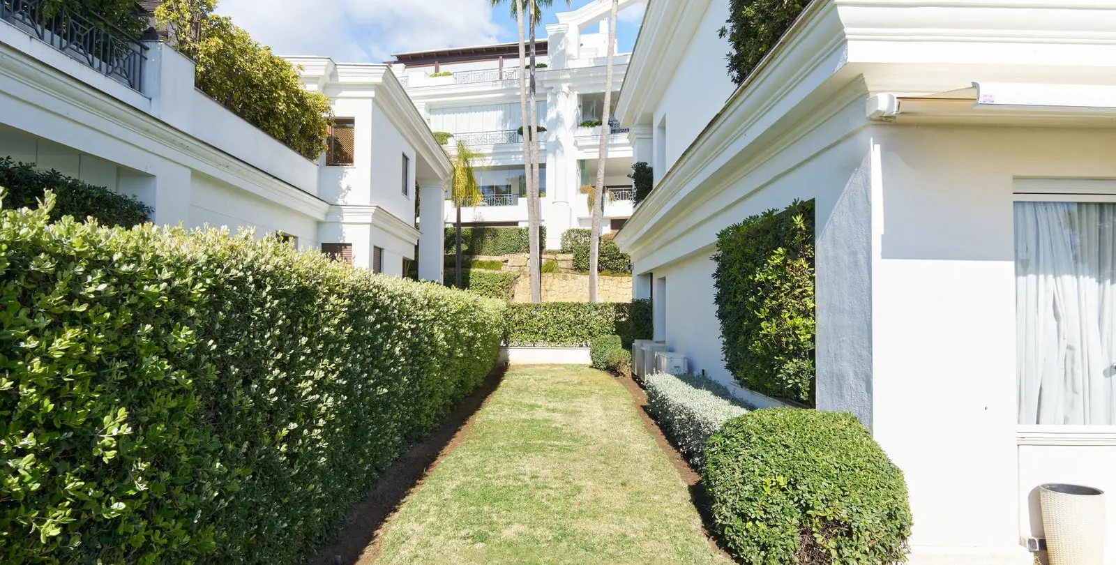 Venta de apartamento en planta baja en Estepona 16