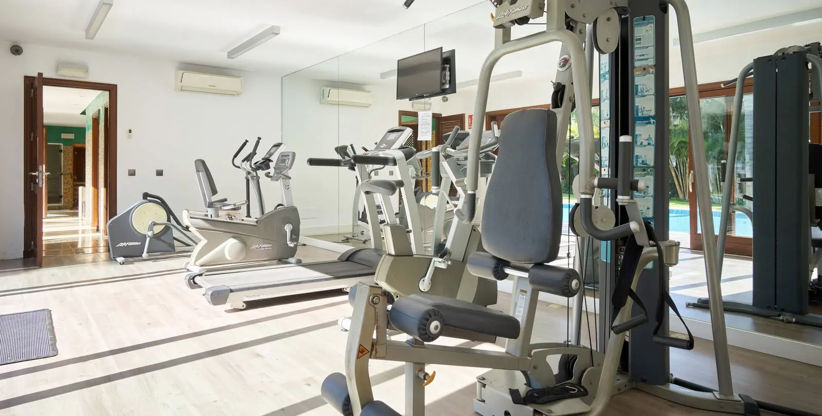 Venta de apartamento en planta baja en Estepona 19
