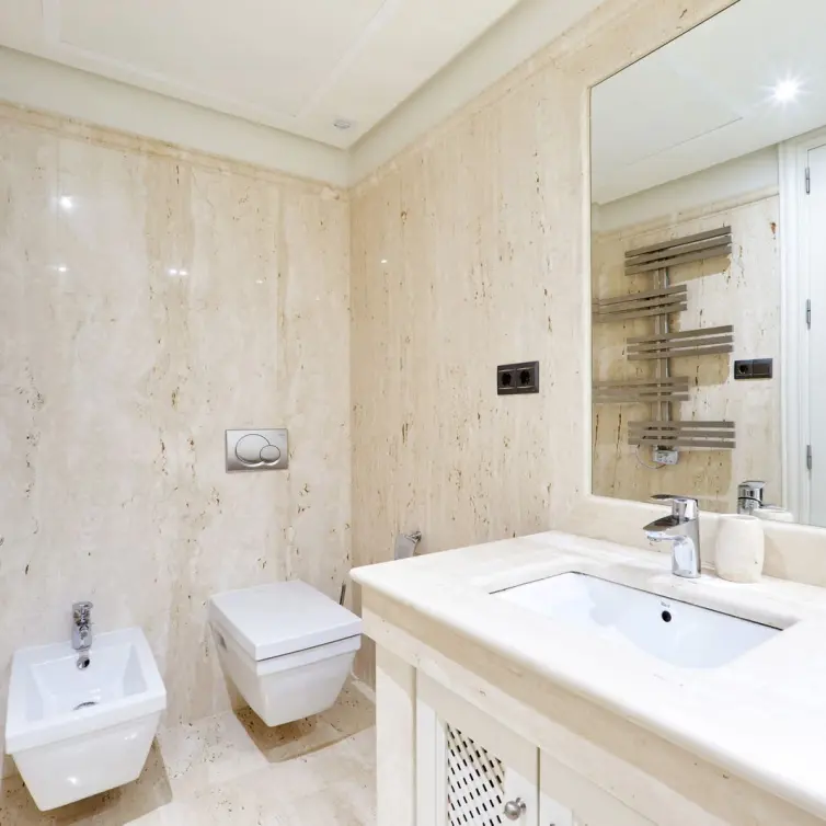 Venta de apartamento en planta baja en Estepona