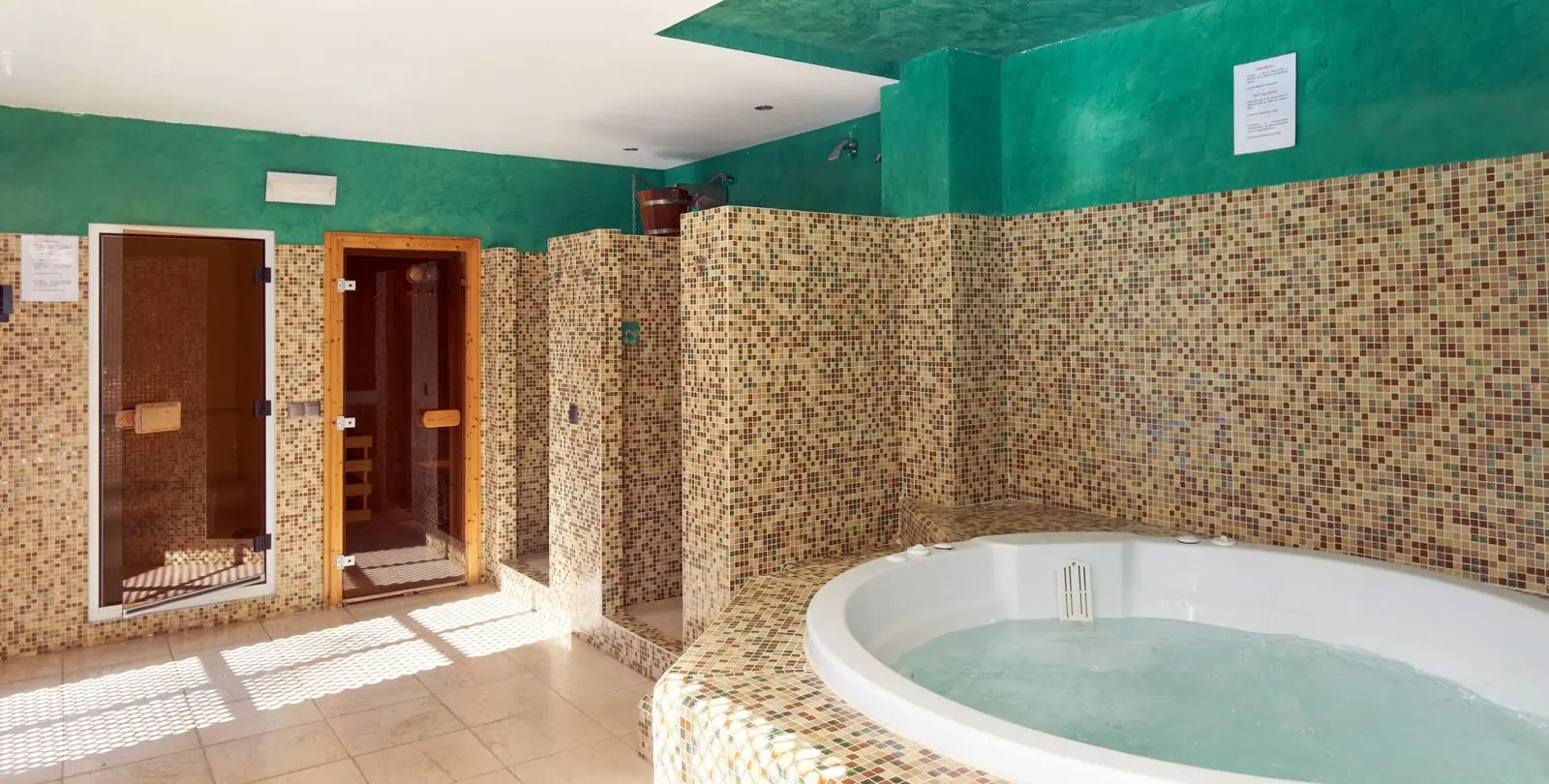 Venta de apartamento en planta baja en Estepona 20
