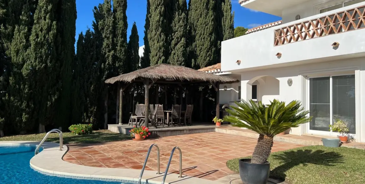 Продажа  отдельно стоящей виллы в Mijas 11