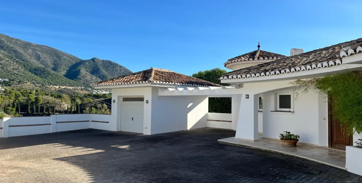 Sale of detached villa in Mijas 23
