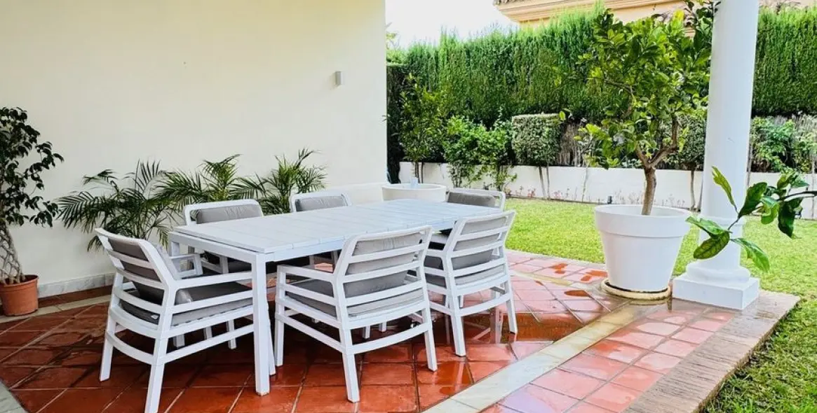 Продажа  отдельно стоящей виллы в Guadalmina Alta 7