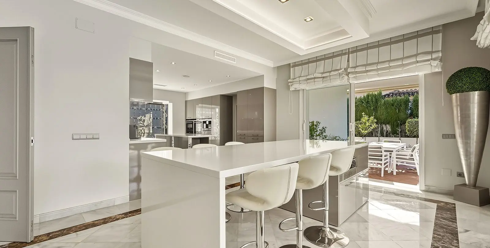 Venta de villa independiente en Guadalmina Alta 10