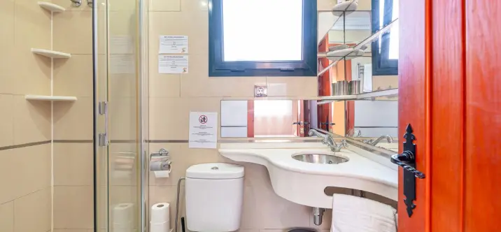 Продажа отеля в Torremolinos 3