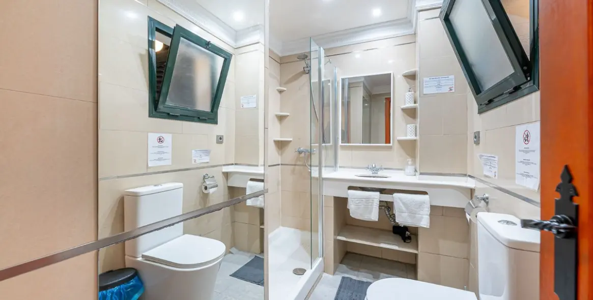 Sale of hotel in Torremolinos 8