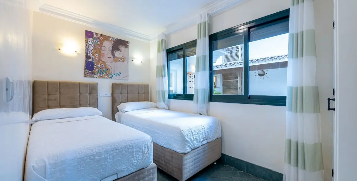 Sale of hotel in Torremolinos 9