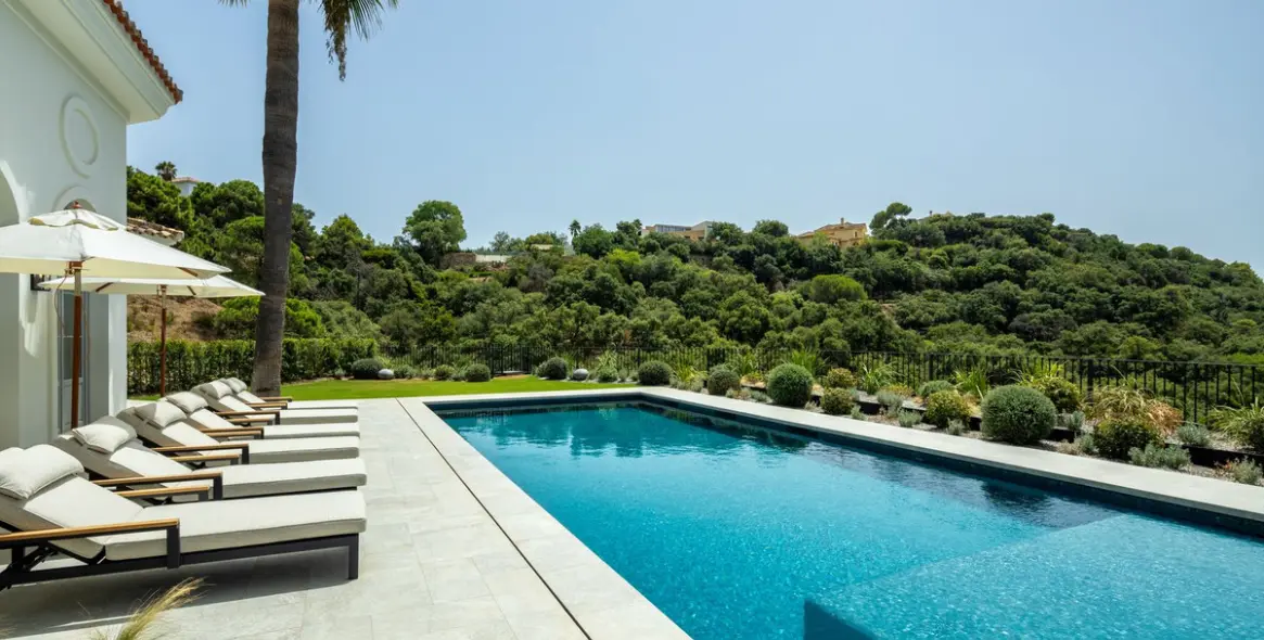 Продажа  отдельно стоящей виллы в Benahavís 36