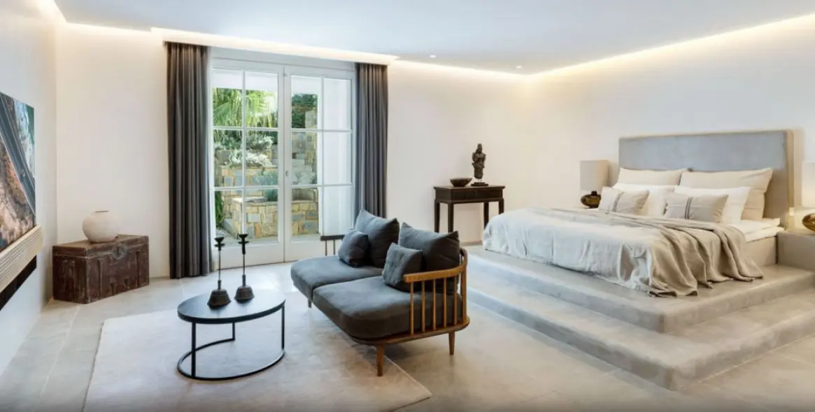 Sale of detached villa in Marbella 9