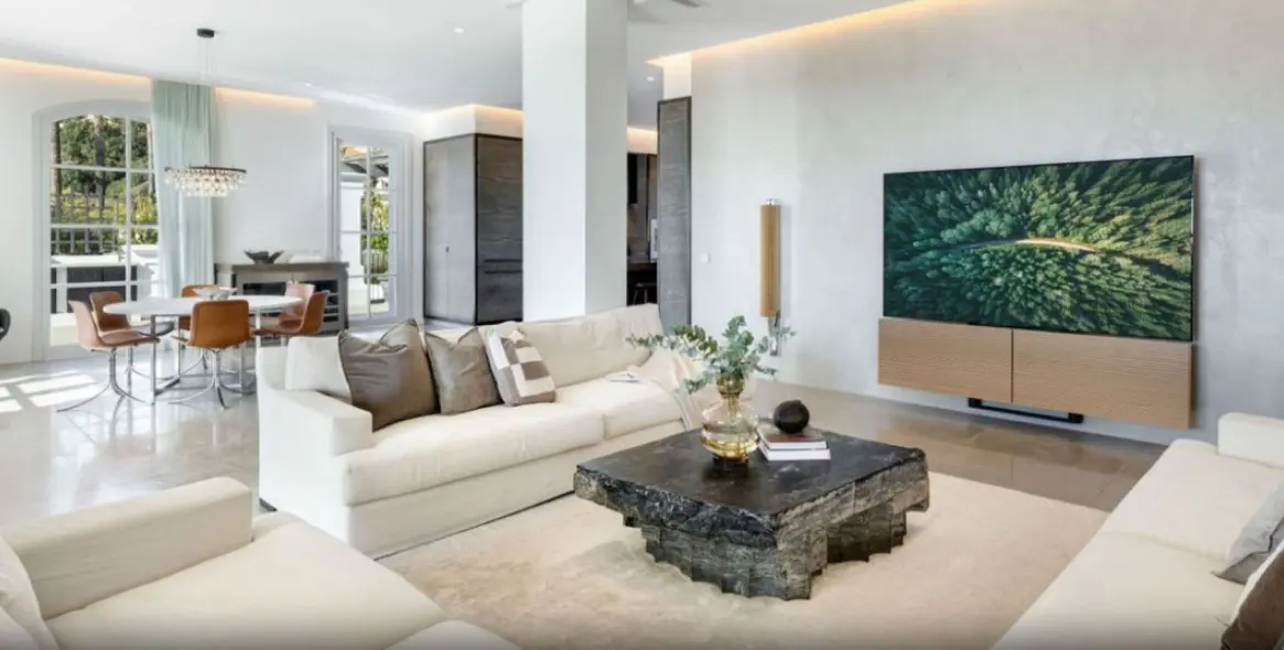 Sale of detached villa in Marbella 10