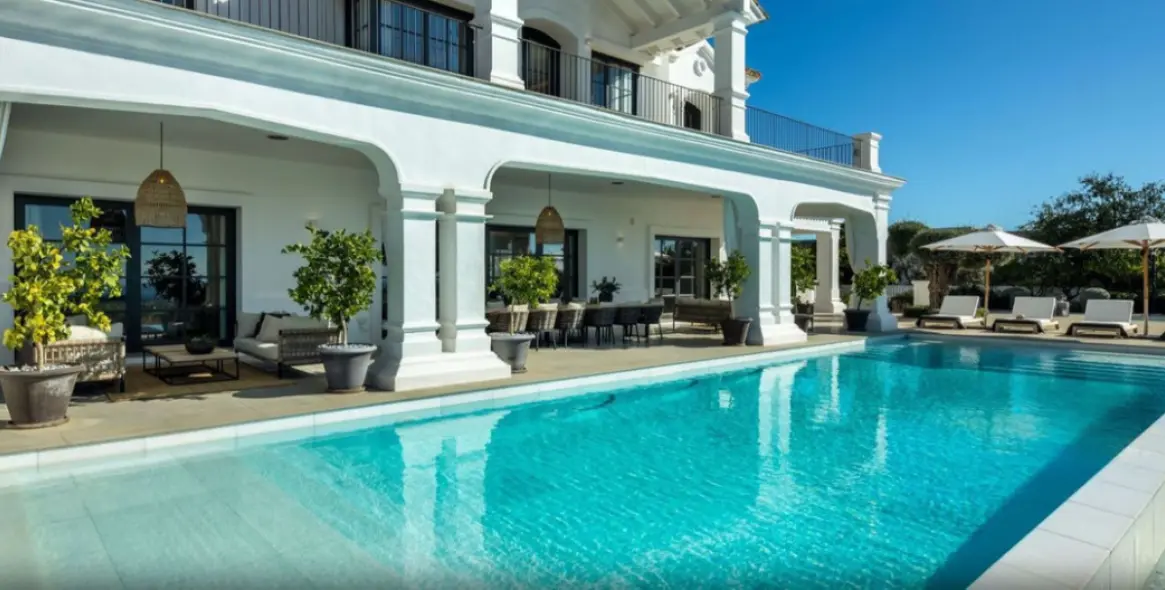 Sale of detached villa in Marbella 11