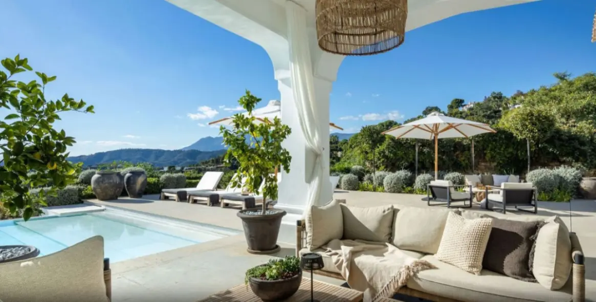 Sale of detached villa in Marbella 12