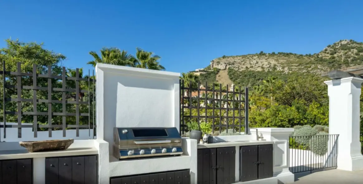 Sale of detached villa in Marbella 13