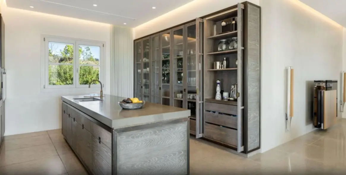 Sale of detached villa in Marbella 14