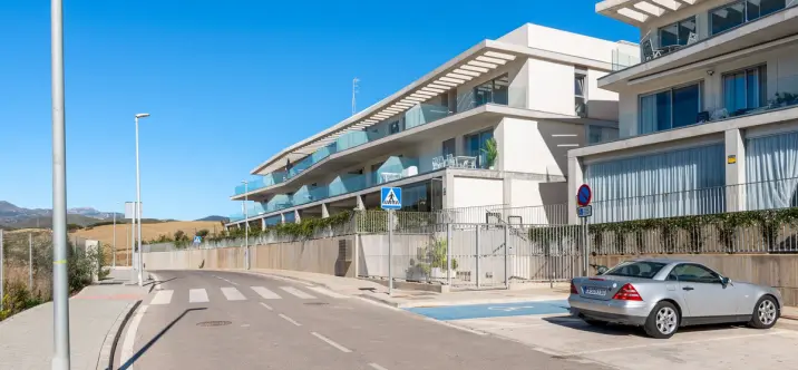 Long-term rent of penthouse duplex in Estepona 0