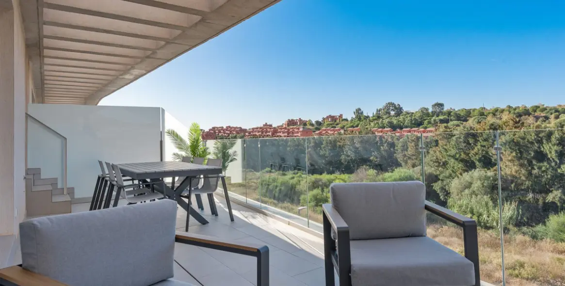 Long-term rent of penthouse duplex in Estepona 9