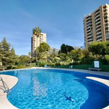 Sale of middle floor apartment in Aloha