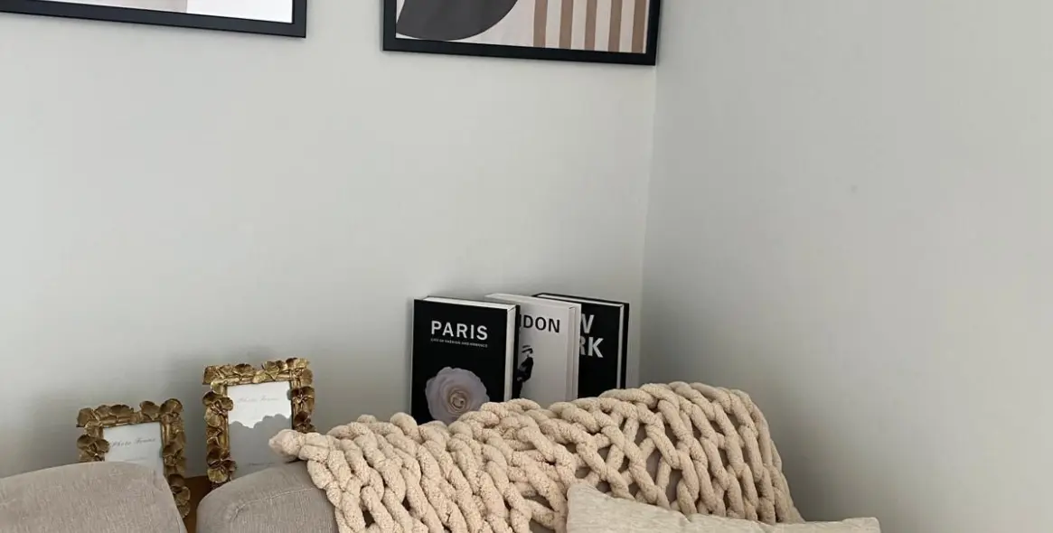 Sale of middle floor apartment in Aloha 4