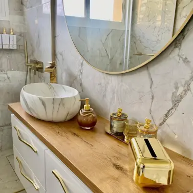 Sale of middle floor apartment in Aloha