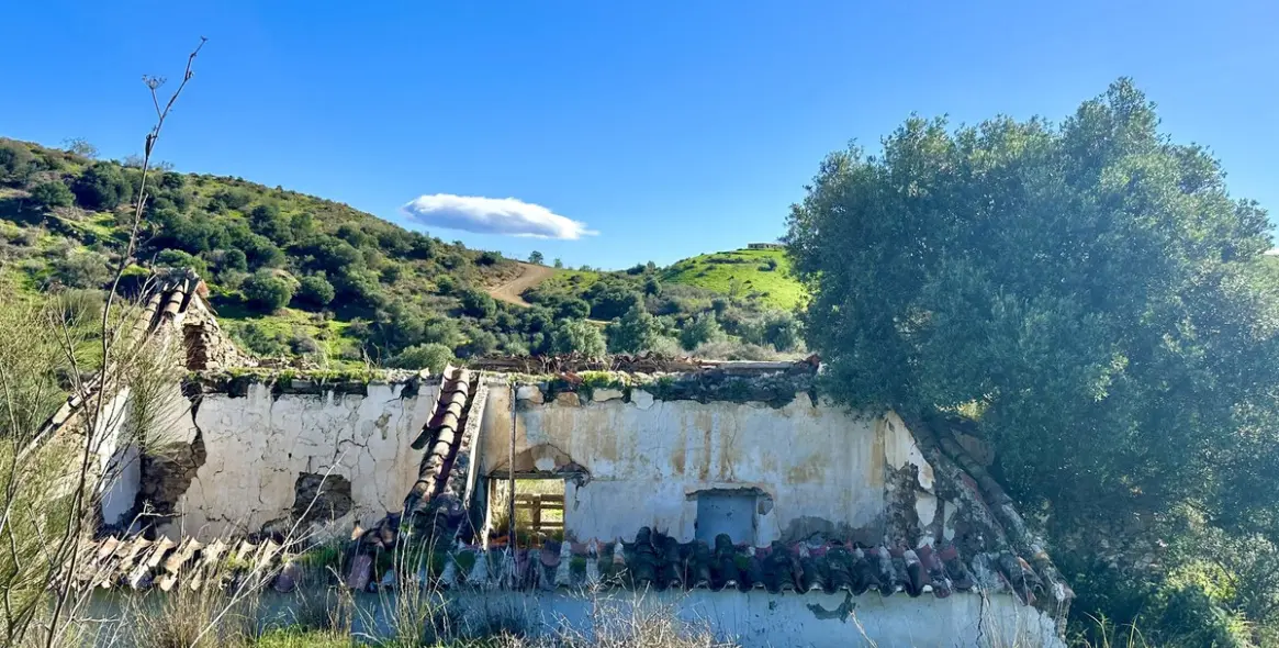 Продажа  жилого участка в La Cala 12