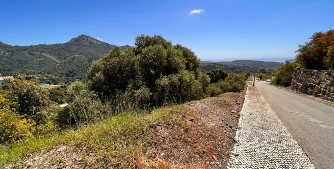 Продажа  жилого участка в Benahavís 3