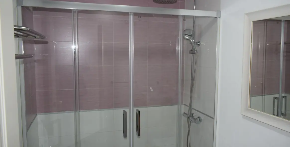 Продажа апартаментов на среднем этаже в Málaga Centro 18