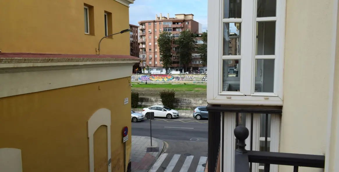 Venta de apartamento en planta media en Málaga Centro 23