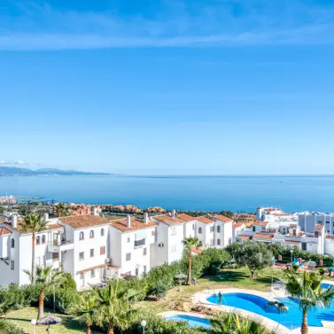 Sale of penthouse duplex in La Duquesa